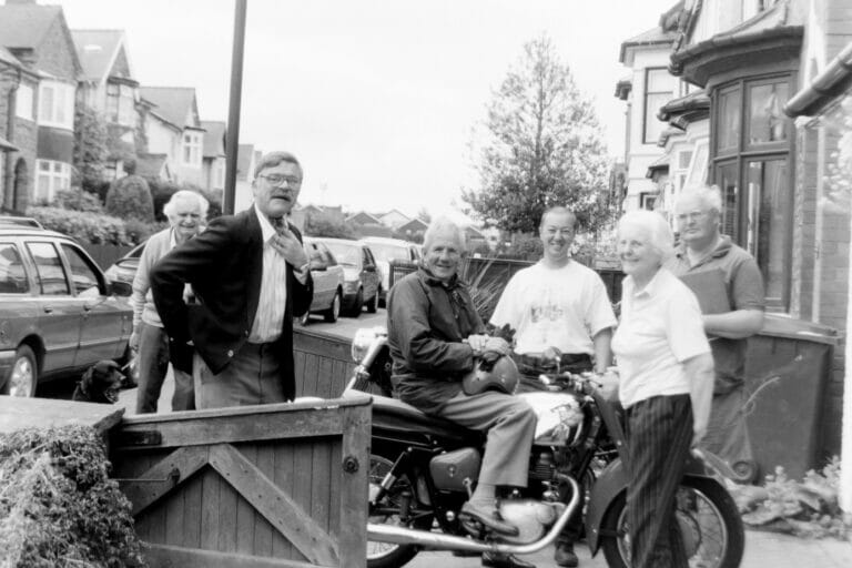 1998 Alcester Field Day... the day after. We were quietly discussing bikes along Bromfield Road (Redditch) with Frank and Julian Edwards as Roger Boss rode back to Richards Mountford's home with the 250 prototype. Frank then brought some documents and photographs of prototypes for secret foreign buyers and Roger was very much interested as he had not been invited to test ride them. Richard suddenly drove back home "to check that everybody was enjoying life while he was at work" and he joined us, sharing other memories. Roger recalled some very happy memories from his test rider period with Brian Crow. I've had good laughs, increased my knowledge of the make, had a wonderful time with pure enthusiasts. What a day !